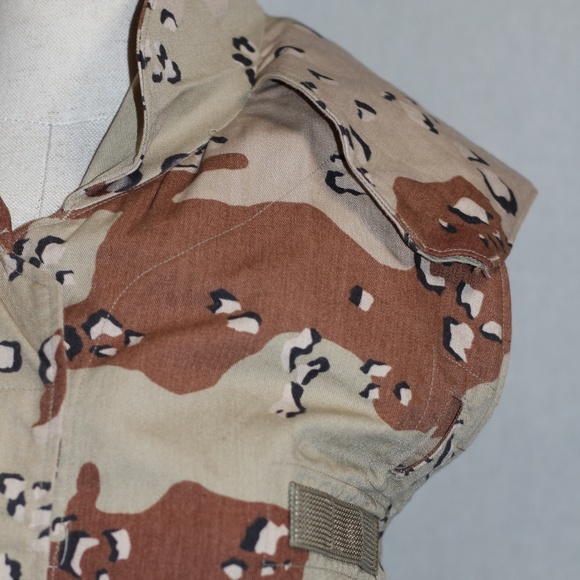 Authentic Brown Military Vest - Picture 5 of 16